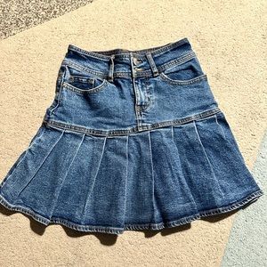 Women’s Pleated Jean Skirt size 00